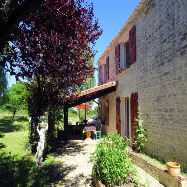 Offres de vente Maison Saint-Amant-de-Boixe 16330